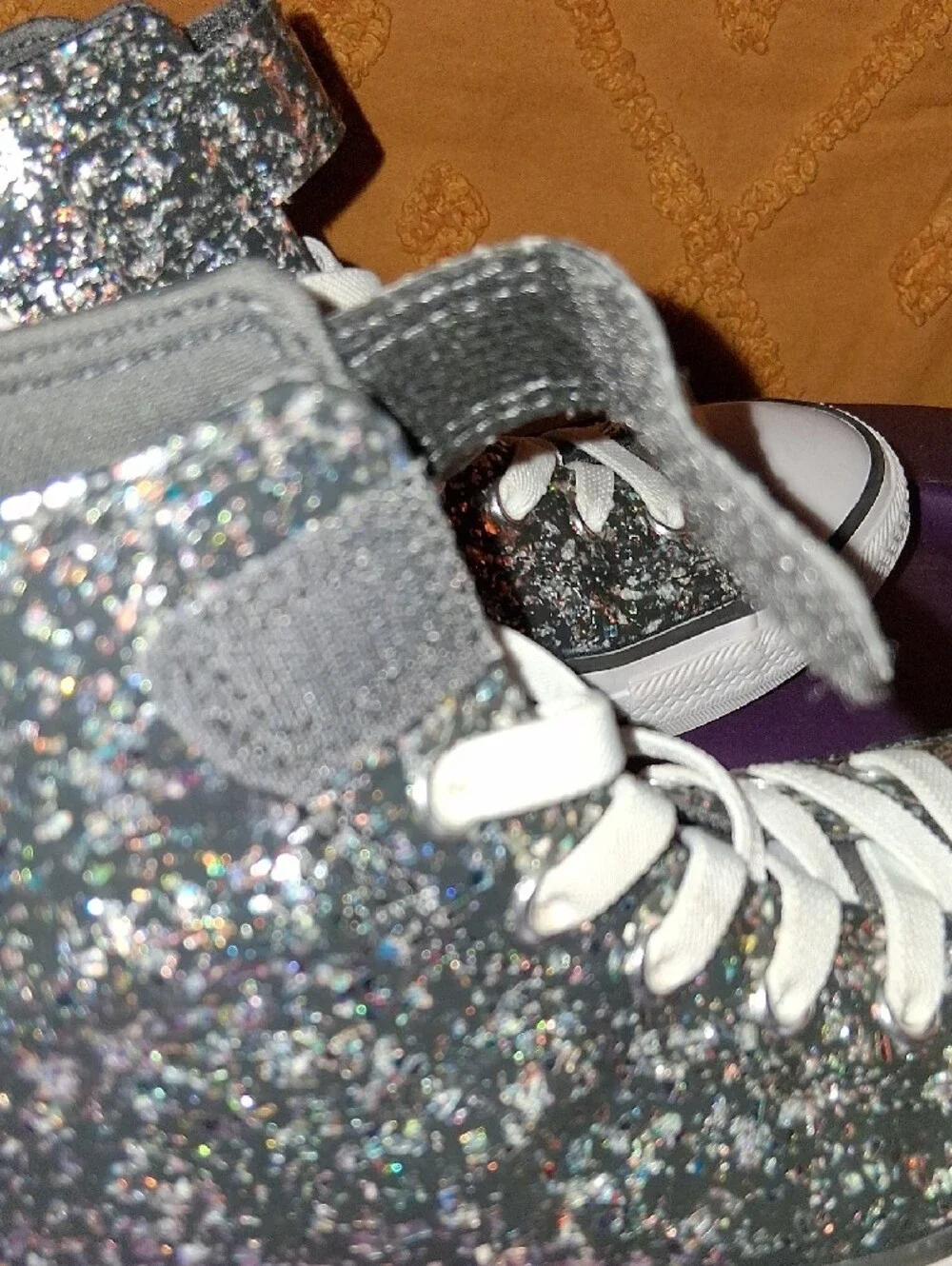Converse Chuck Taylor Kids High-Top Glitter Sneaker Size 3